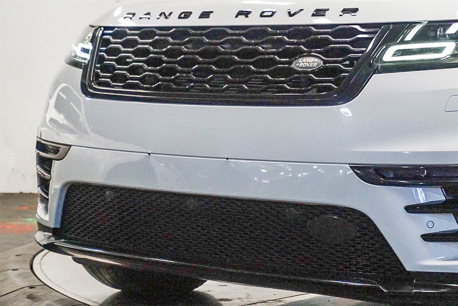 Thumbnail: 2019 Land Rover Range Rover Velar - 8