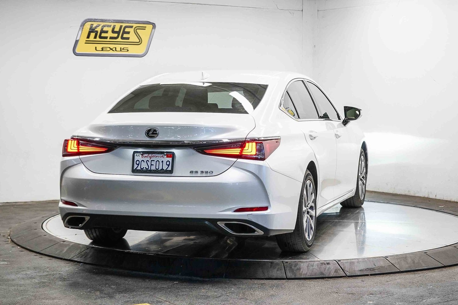 Thumbnail: 2022 Lexus ES - 4