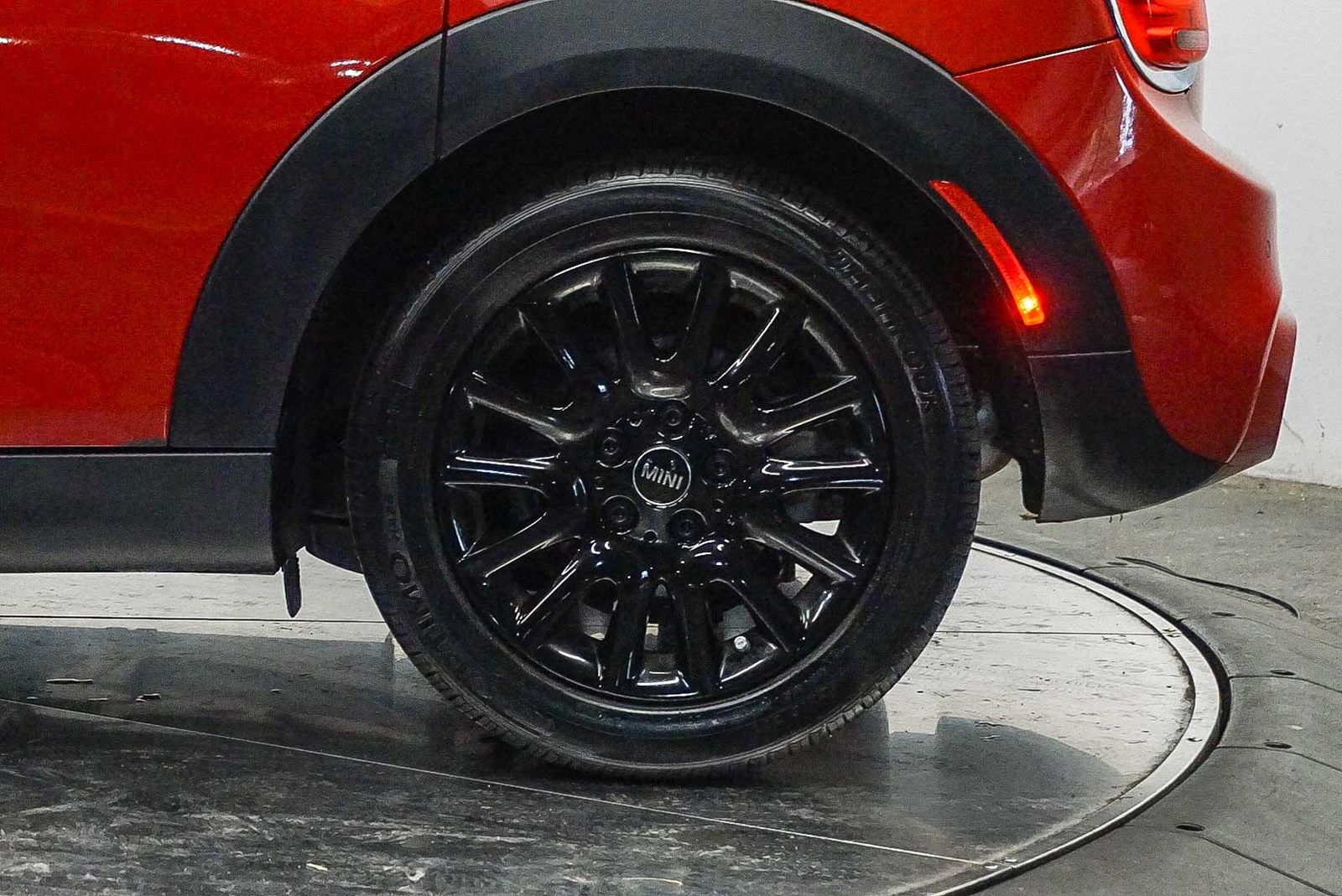 Thumbnail: 2016 MINI Cooper Hardtop - 10