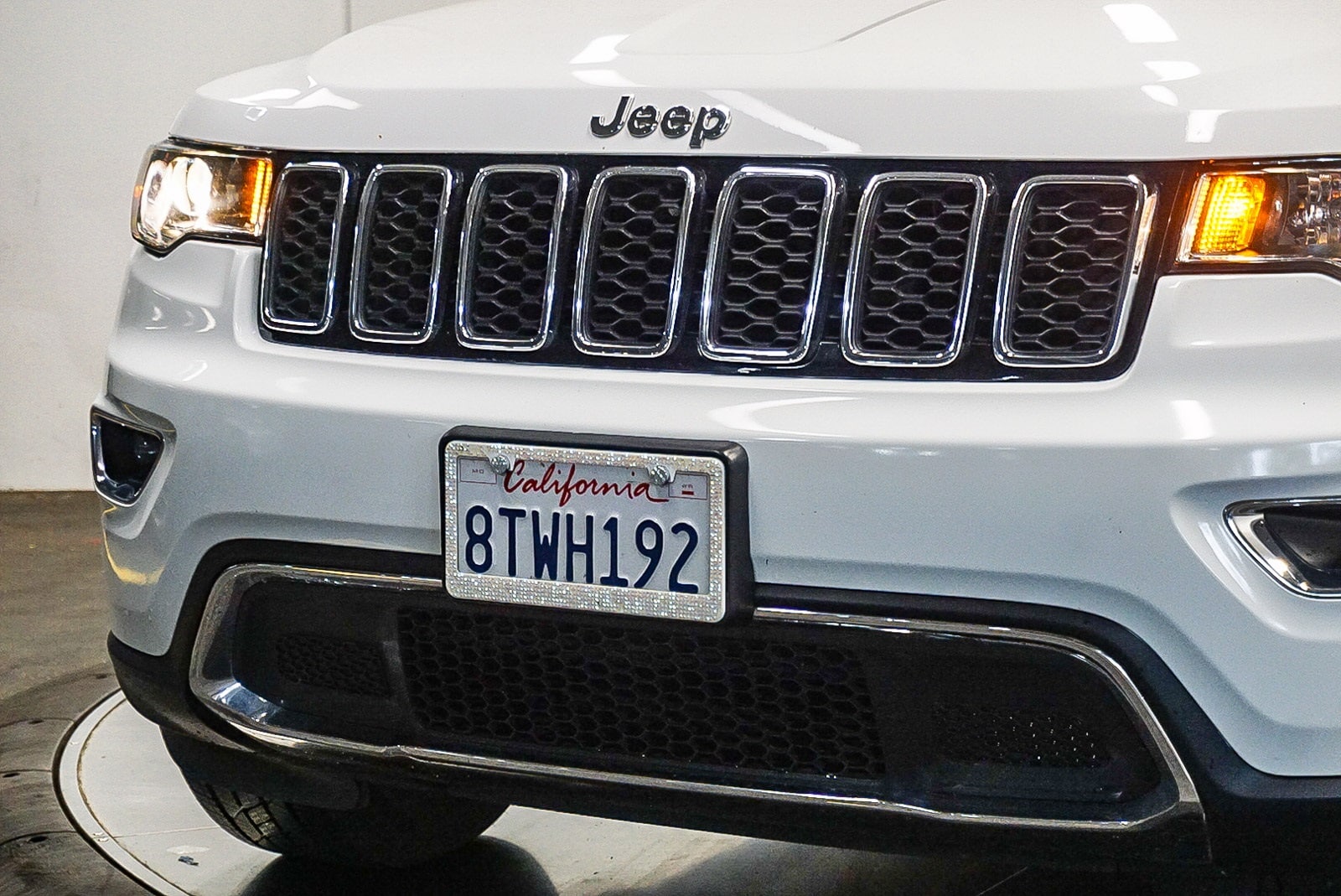 Thumbnail: 2020 Jeep Grand Cherokee - 8