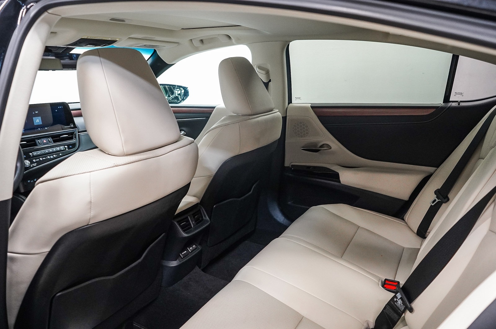 Thumbnail: 2025 Lexus ES - 19