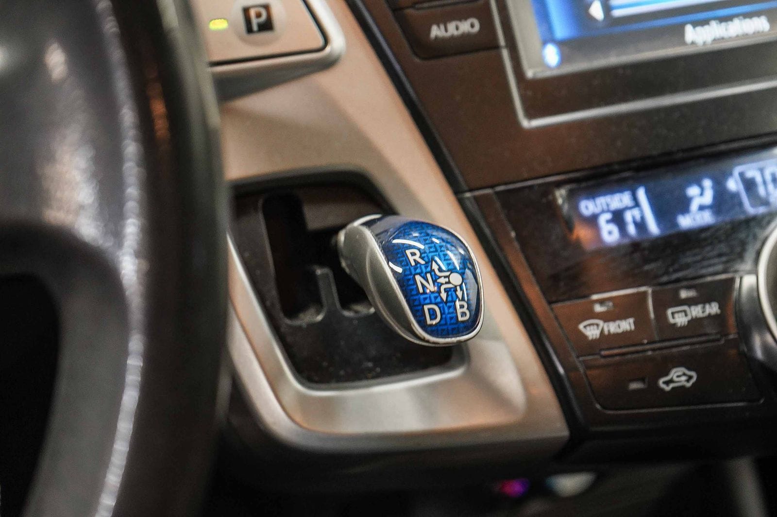 Thumbnail: 2012 Toyota Prius v - 22