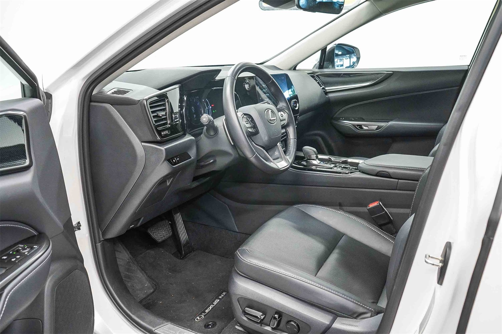 Thumbnail: 2025 Lexus ES - 17