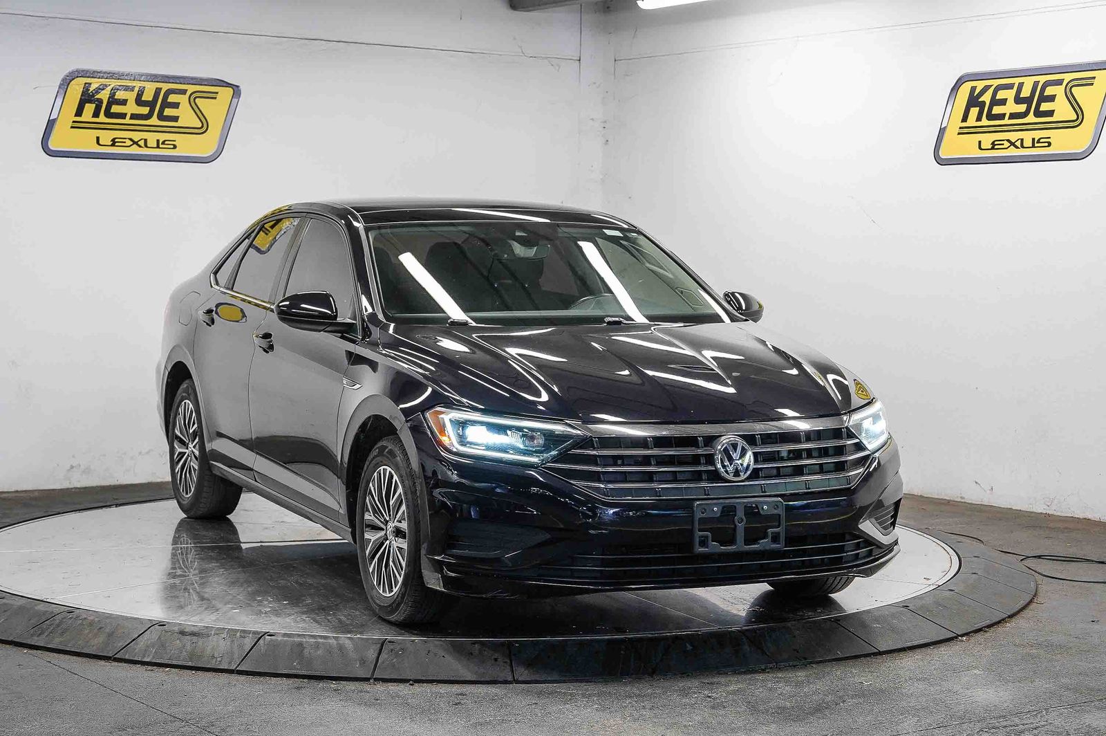 Thumbnail: 2019 Volkswagen Jetta - 4