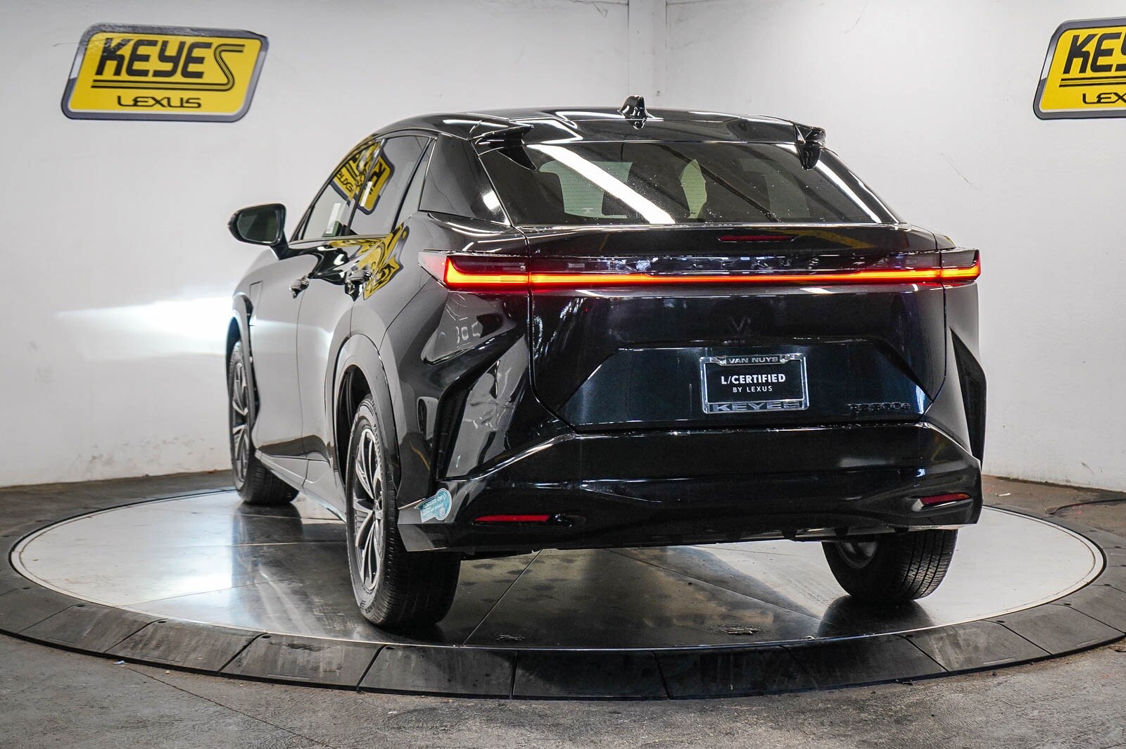 2025 Lexus RZ 450e 300e photo 2