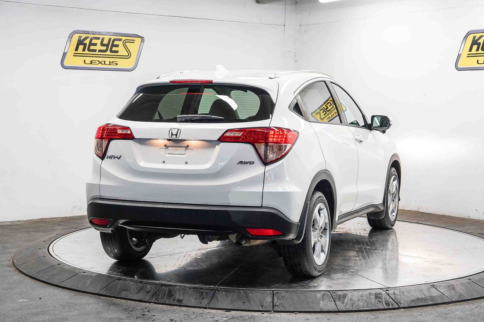 Thumbnail: 2016 Honda HR-V - 3