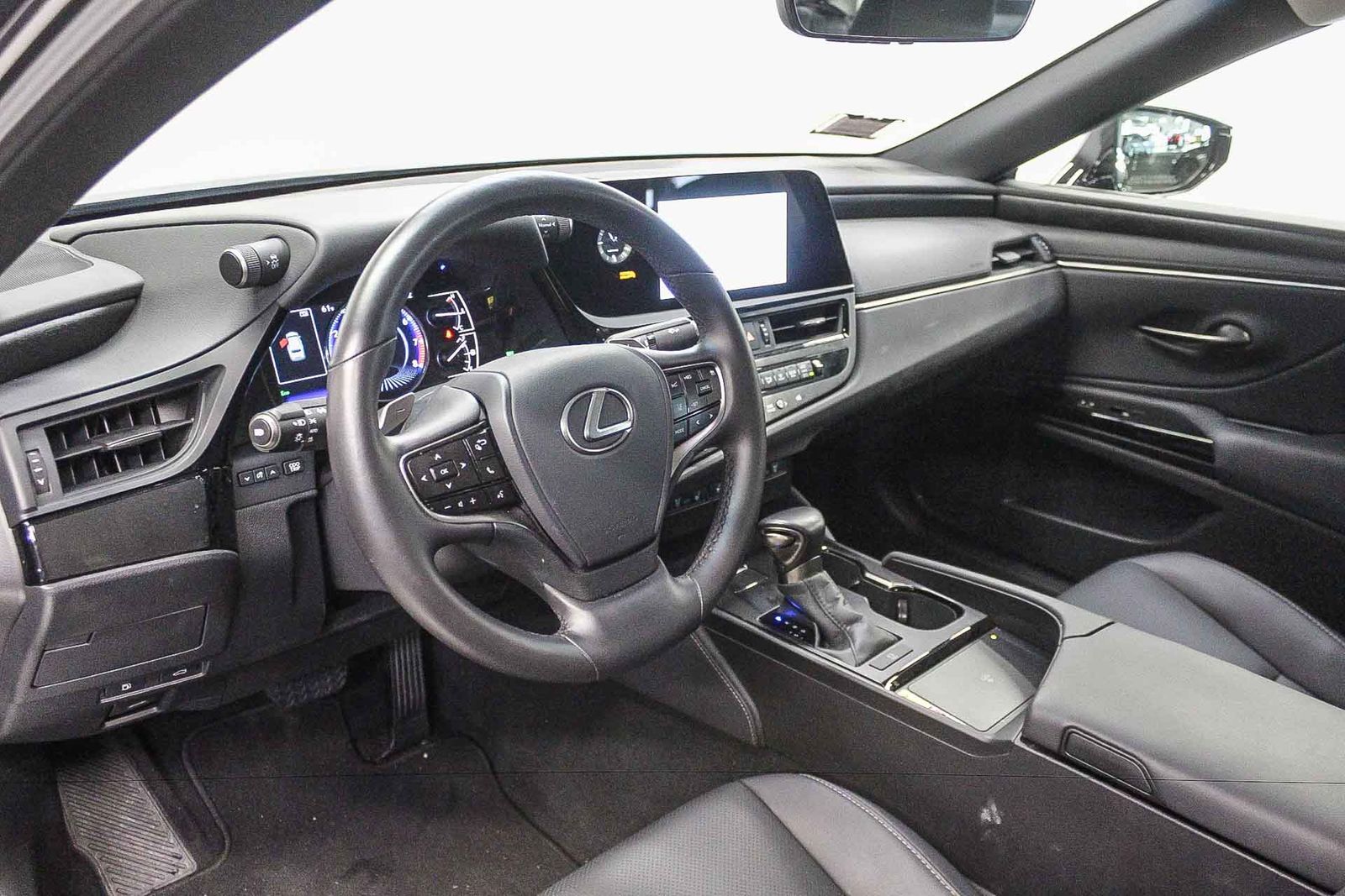 Thumbnail: 2025 Lexus ES - 20
