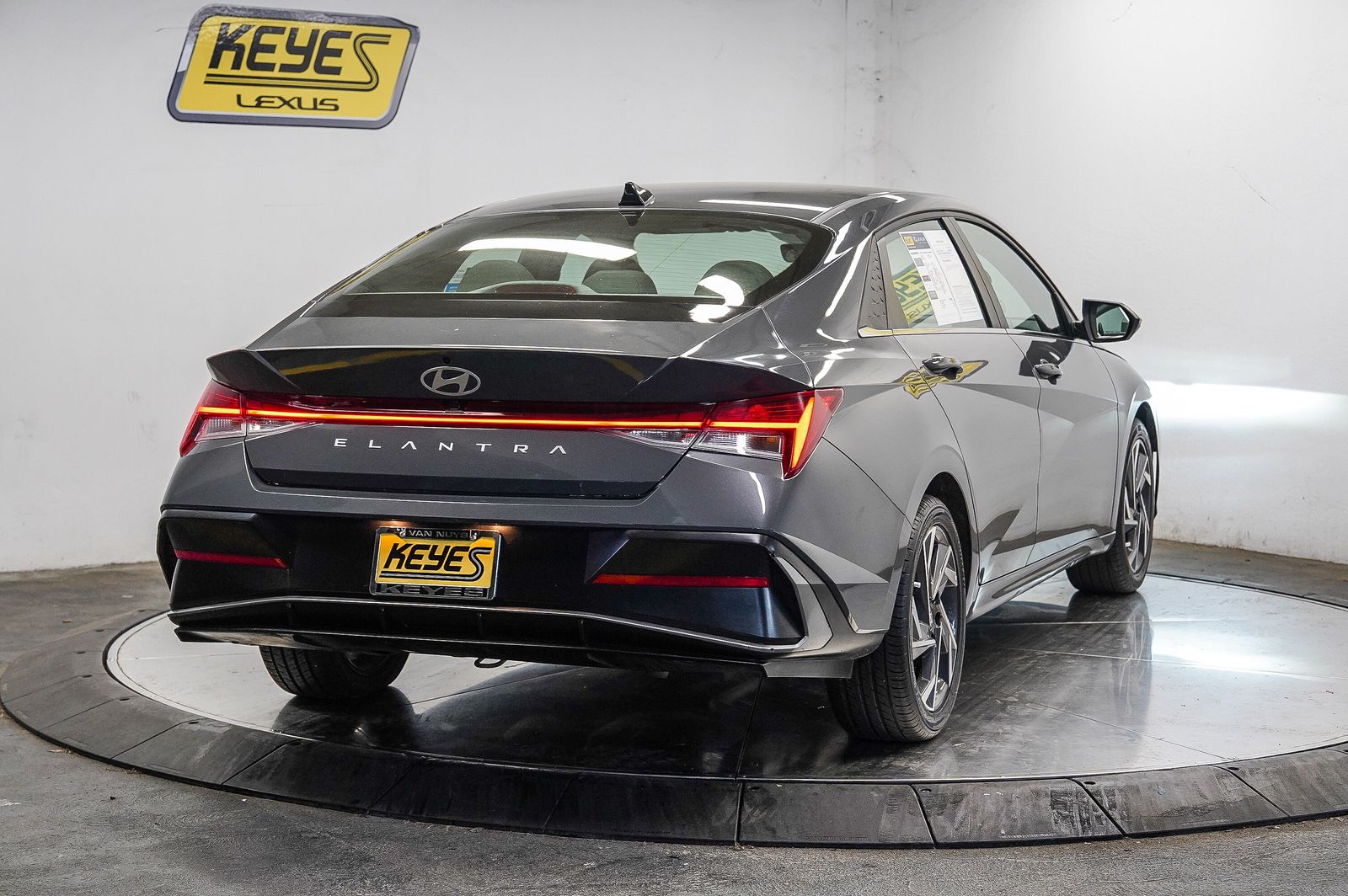 Thumbnail: 2025 Hyundai Elantra - 4