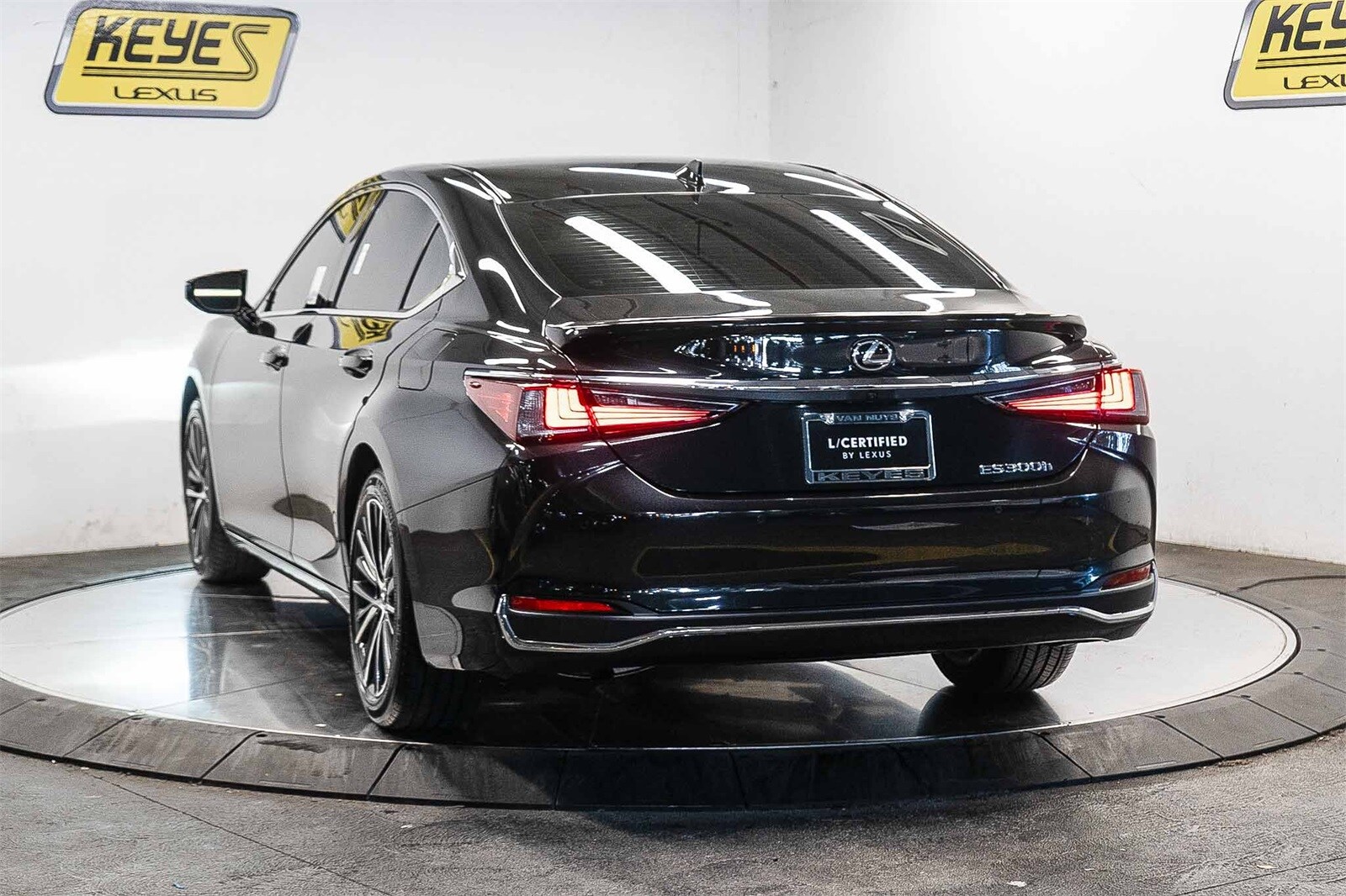 2024 Lexus ES 300h Premium photo 2