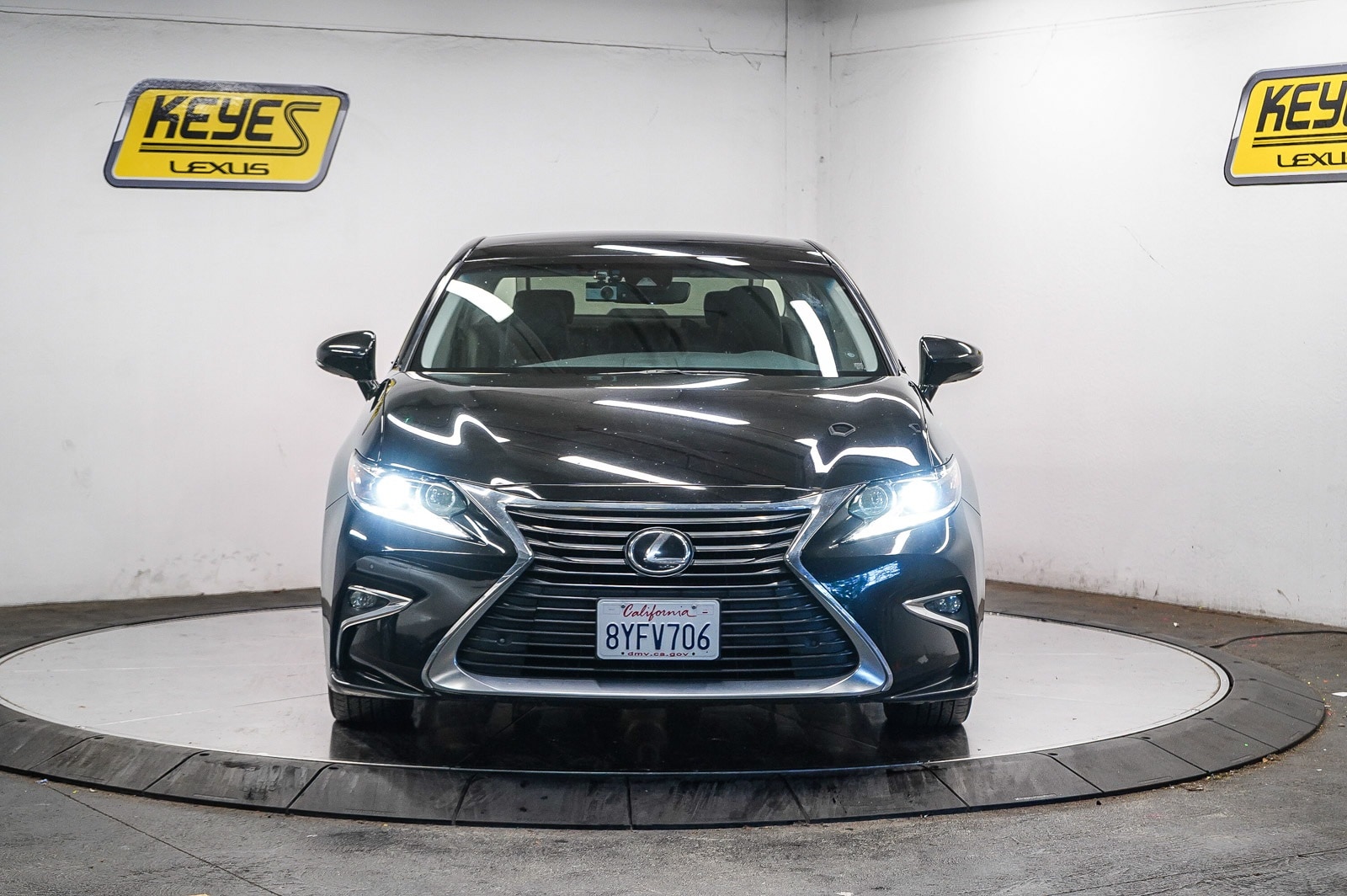 Thumbnail: 2016 Lexus ES - 6