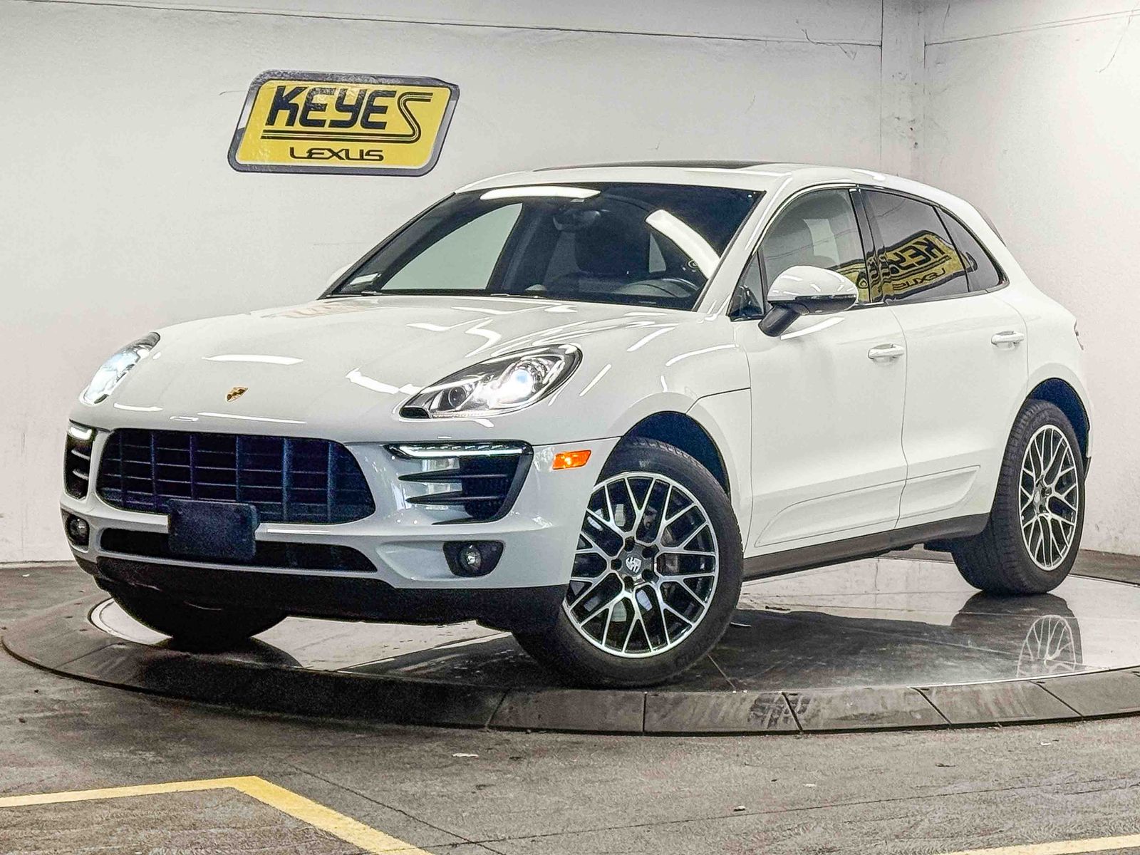 2018 Porsche Macan S -
                  Van Nuys, CA