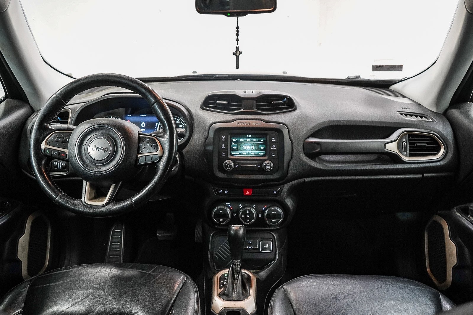 Thumbnail: 2016 Jeep Renegade - 12