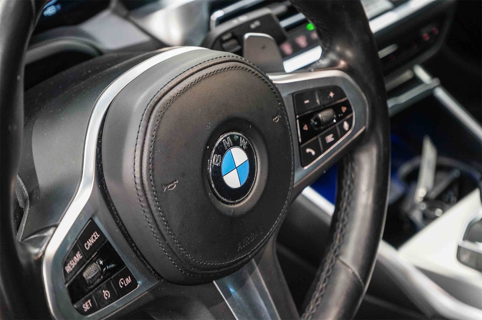 Thumbnail: 2022 BMW 3 Series - 21