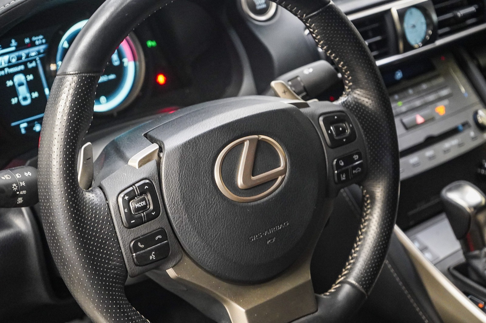 Thumbnail: 2019 Lexus IS - 21