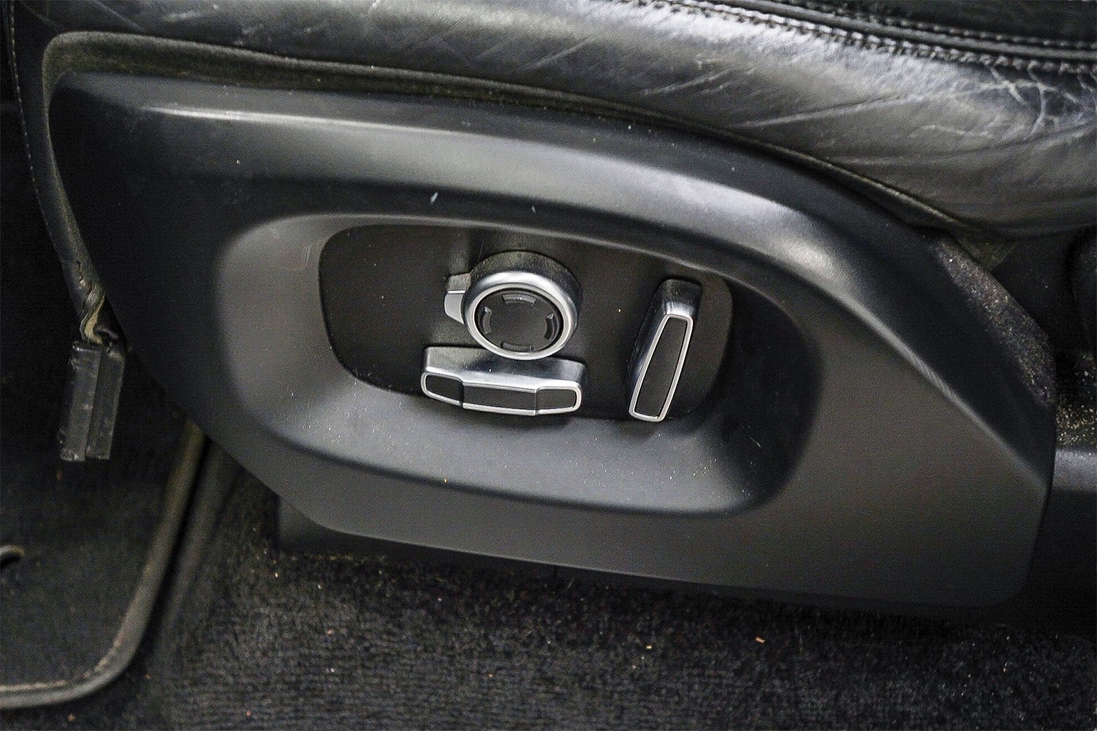 Thumbnail: 2016 Land Rover Range Rover - 21