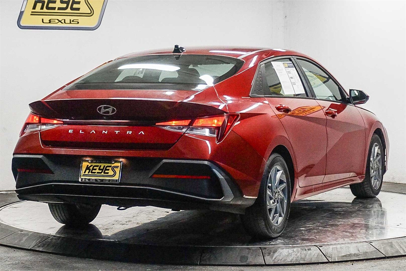 Thumbnail: 2024 Hyundai Elantra - 4