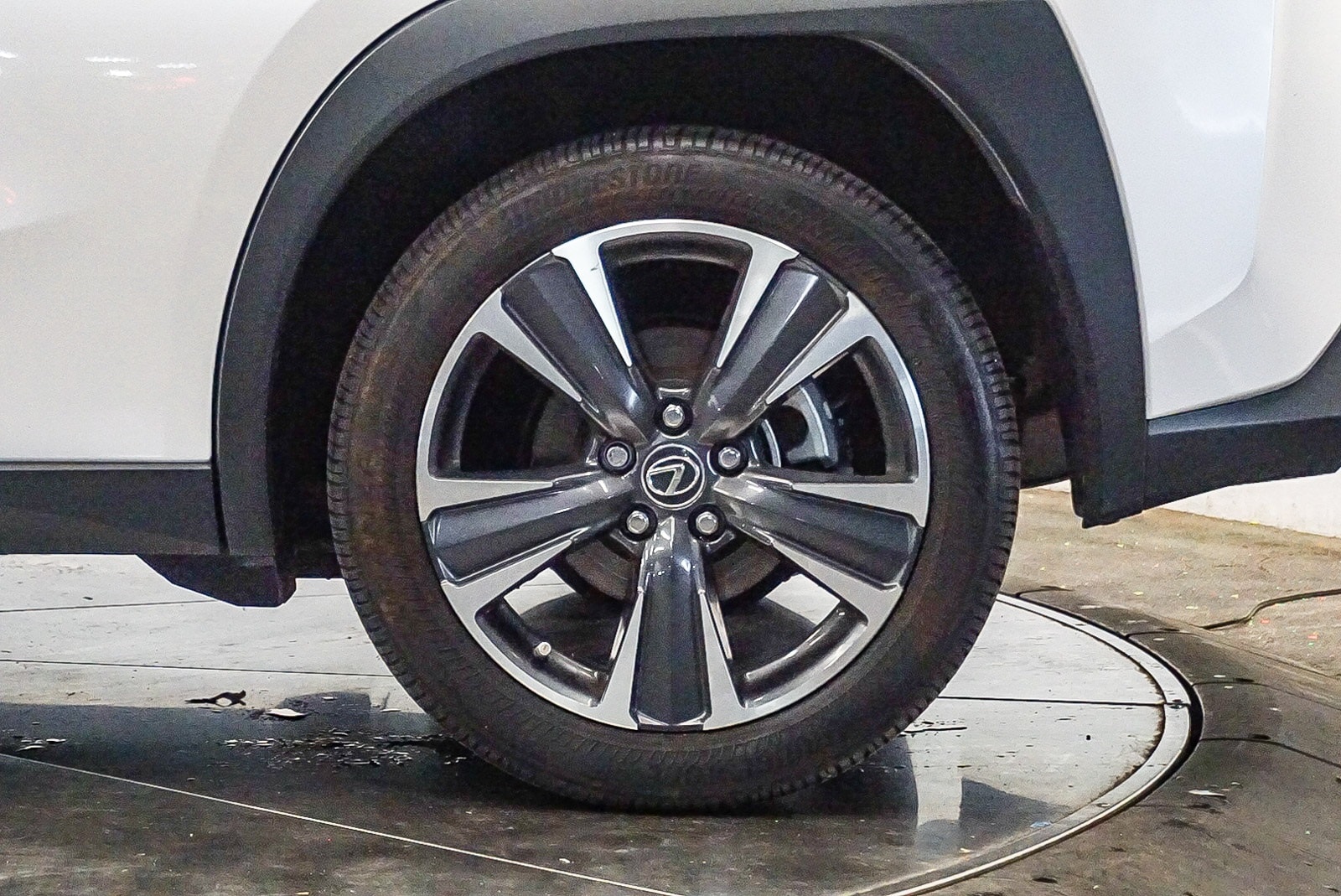 Thumbnail: 2024 Lexus UX - 10