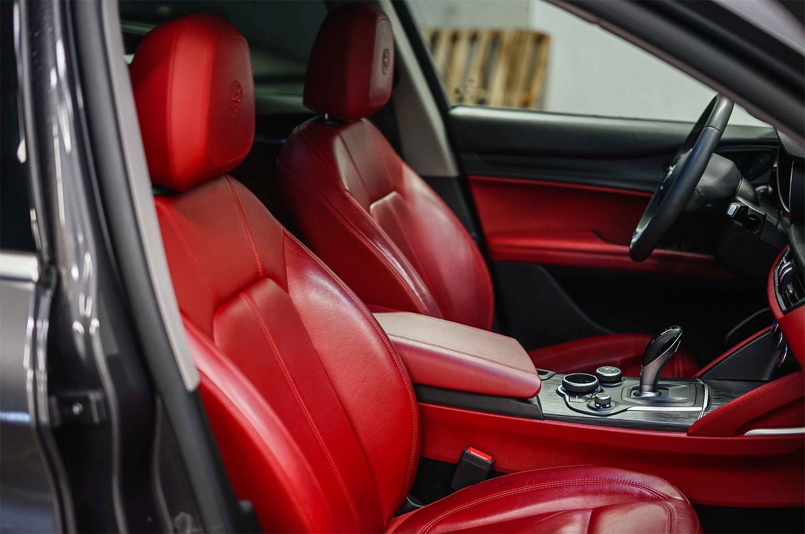 Thumbnail: 2018 Alfa Romeo Stelvio - 16