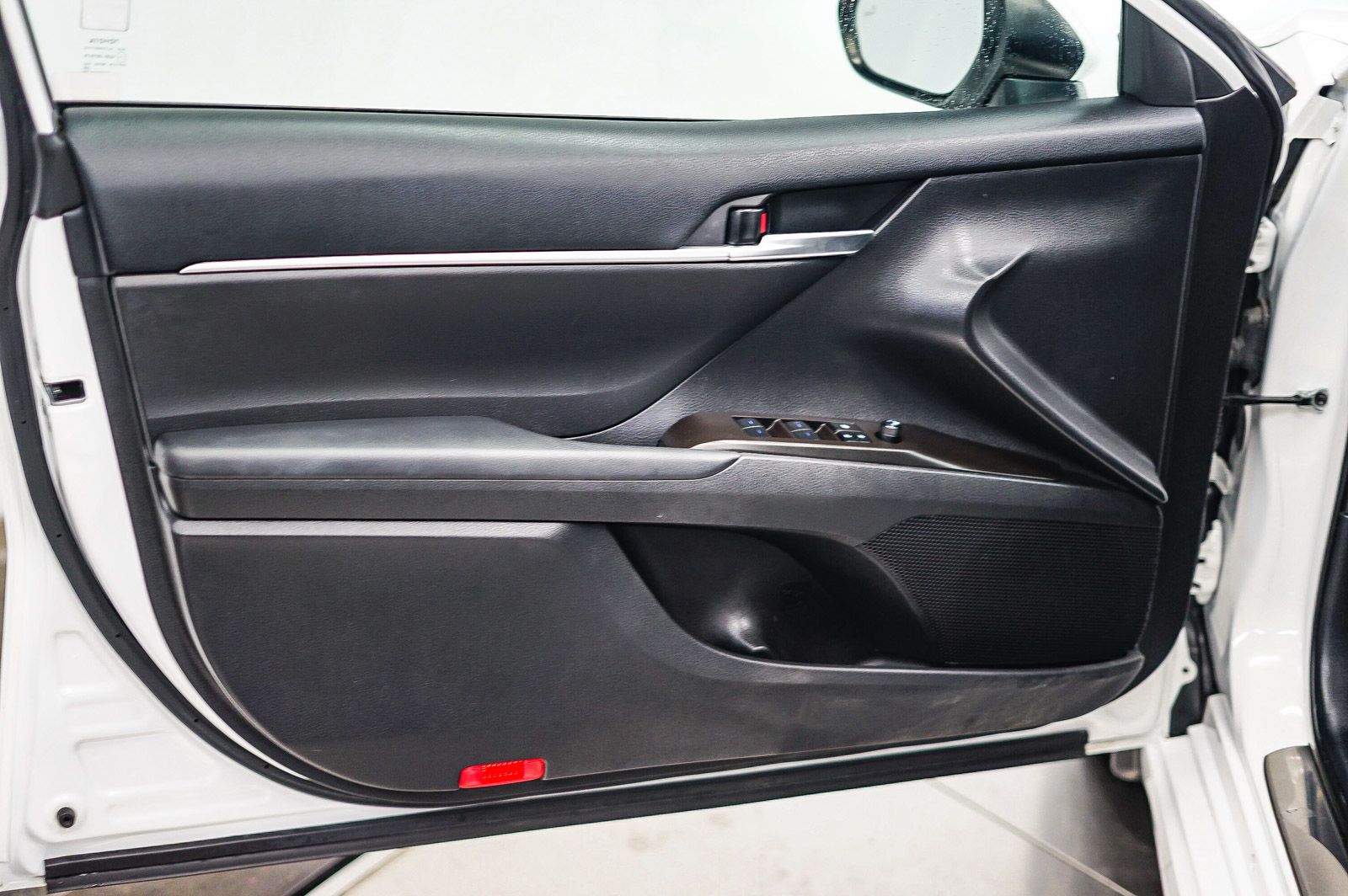 Thumbnail: 2023 Toyota Camry - 20