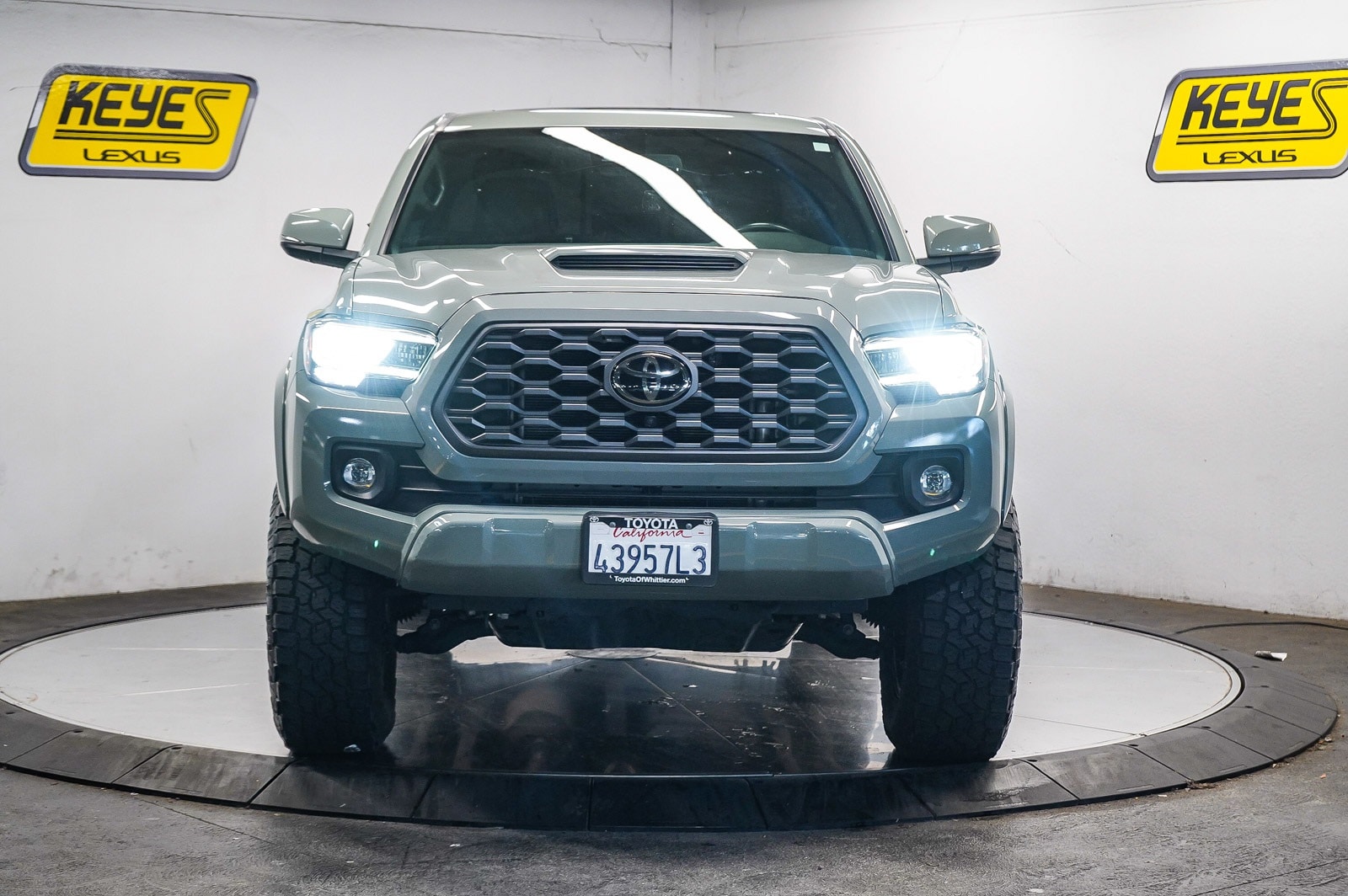 Thumbnail: 2022 Toyota Tacoma - 6