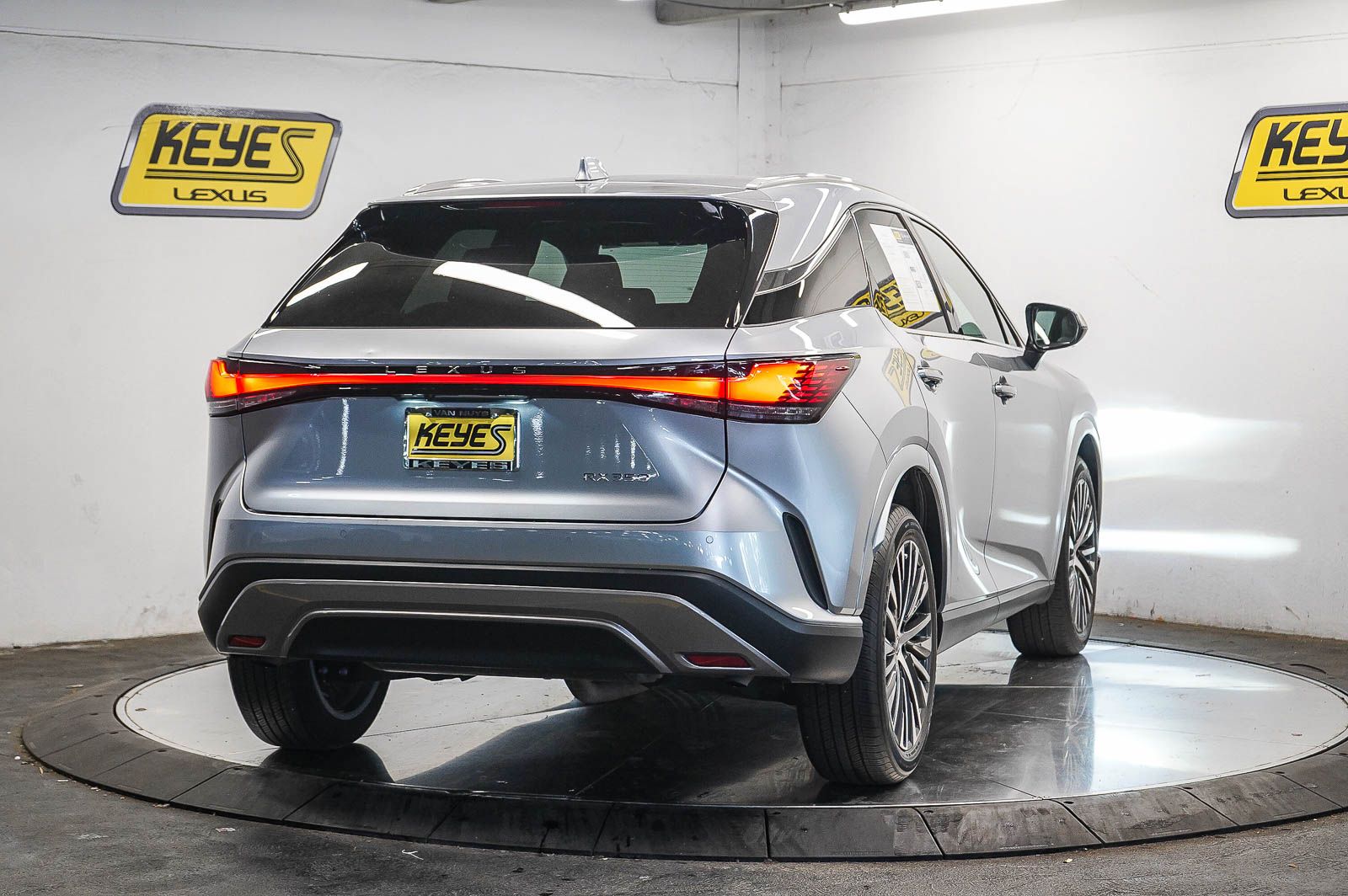 Thumbnail: 2023 Lexus RX - 3