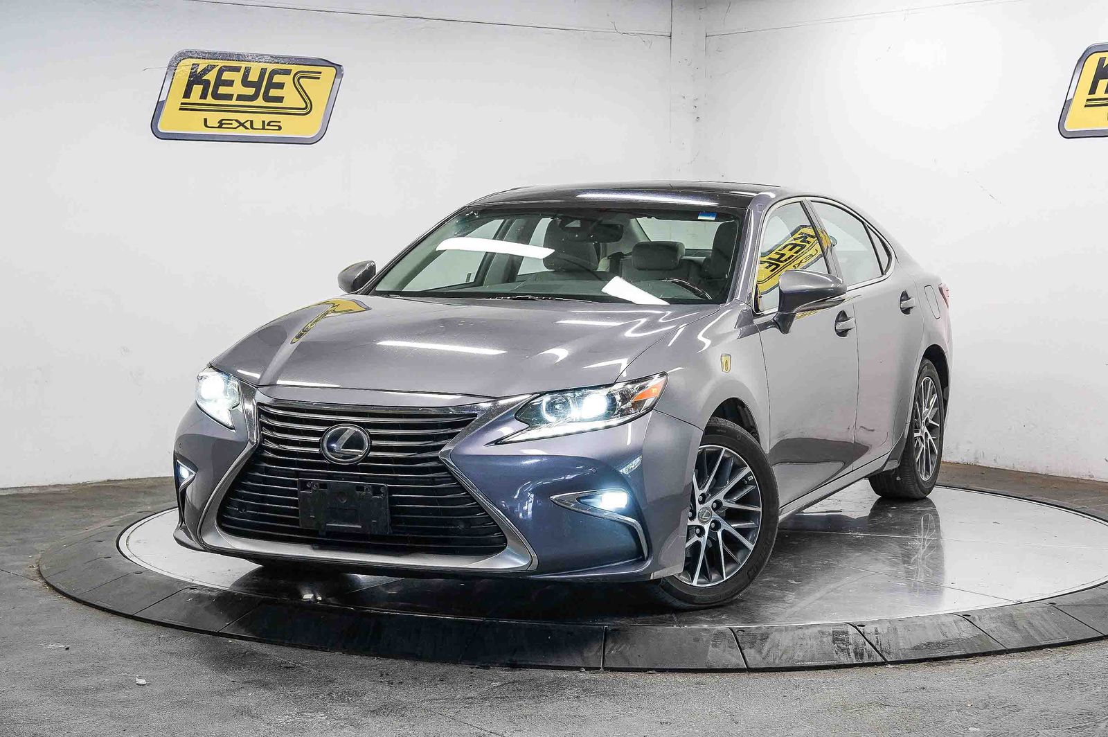 2017 Lexus ES 350 -
                  Van Nuys, CA