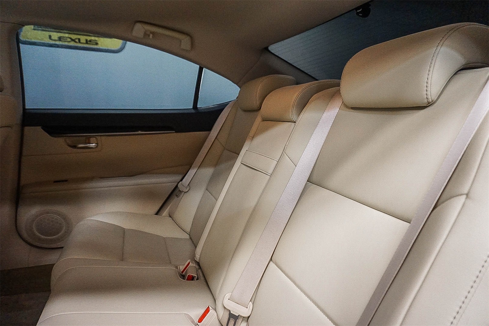 Thumbnail: 2014 Lexus ES - 18