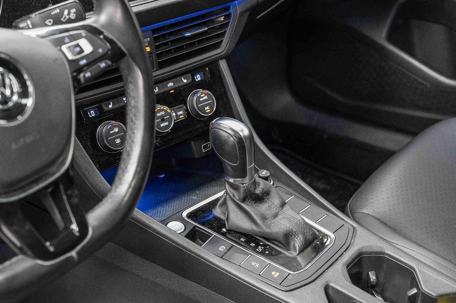 Thumbnail: 2019 Volkswagen Jetta - 23