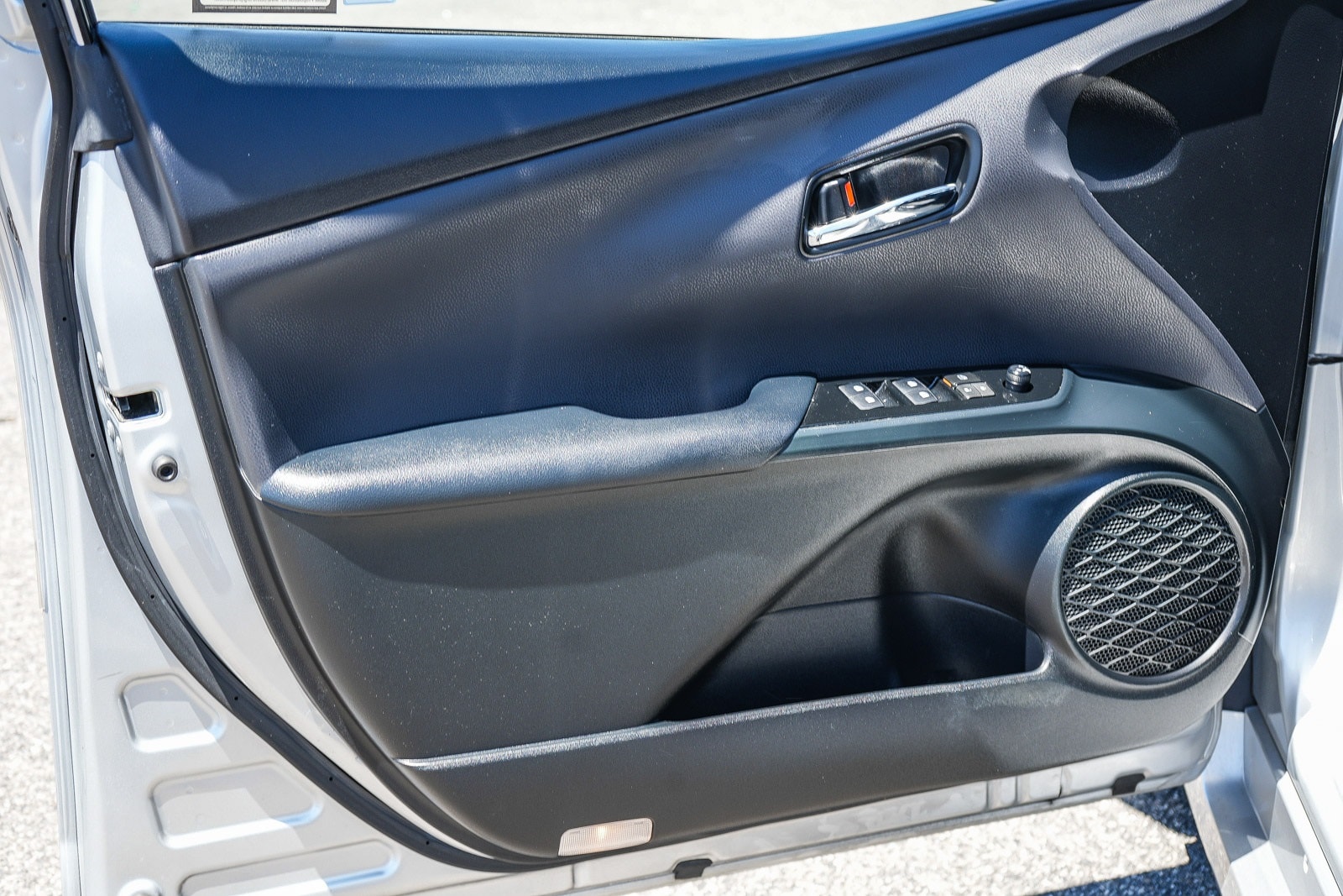 Thumbnail: 2017 Toyota Prius Prime - 26