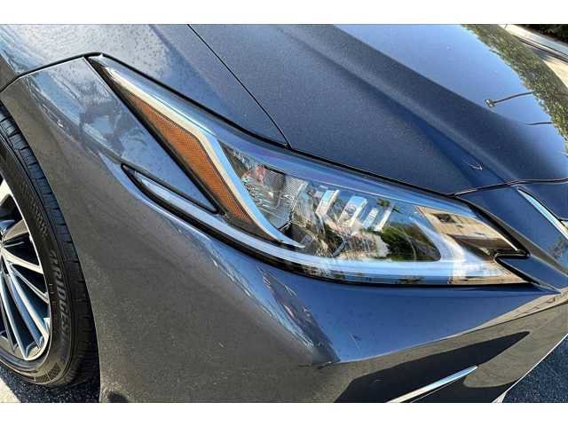 Thumbnail: 2025 Lexus ES - 17