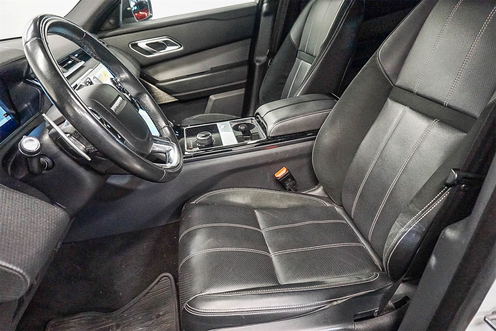 Thumbnail: 2019 Land Rover Range Rover Velar - 19