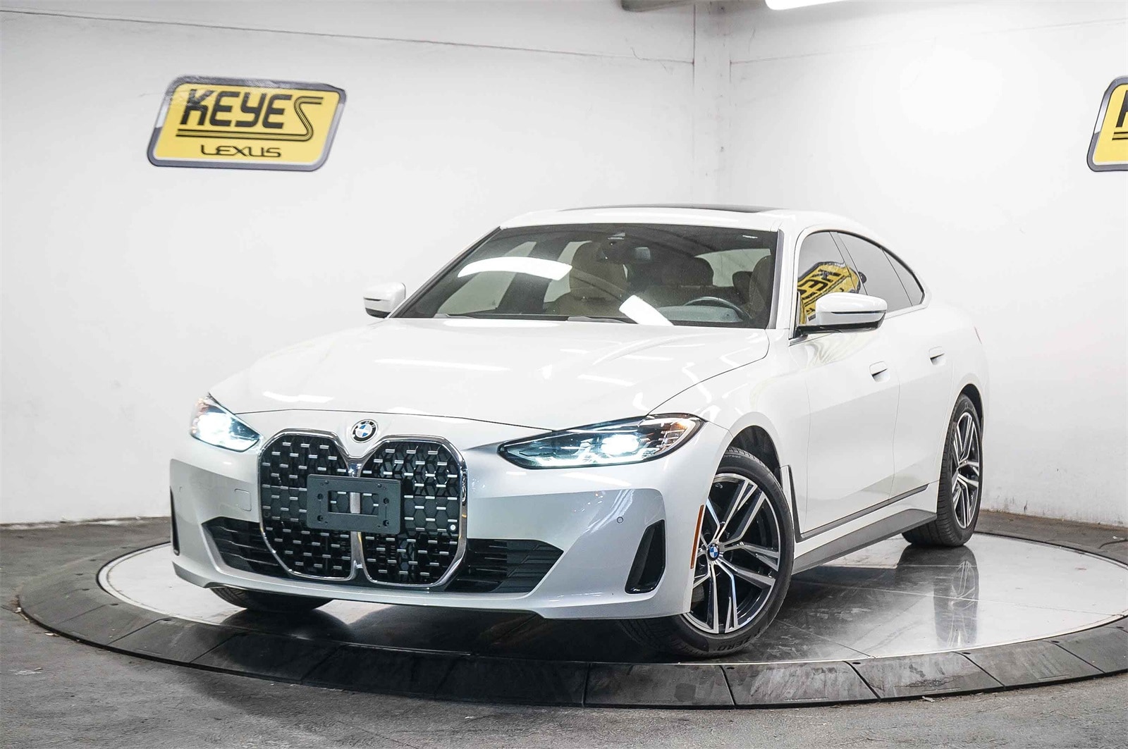 Thumbnail: 2023 BMW 4 Series - 1