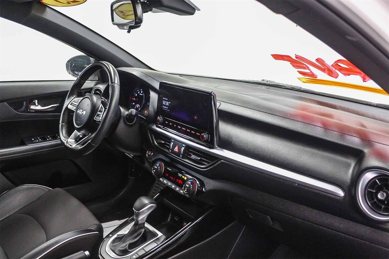 Thumbnail: 2023 Kia Forte - 10