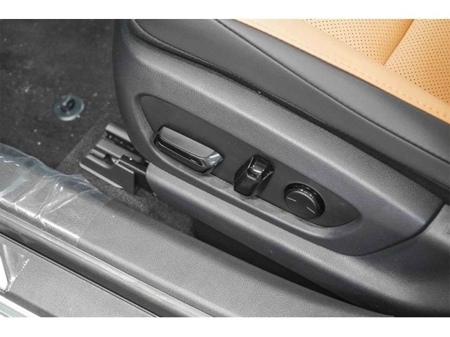 Thumbnail: 2025 Lexus ES - 25