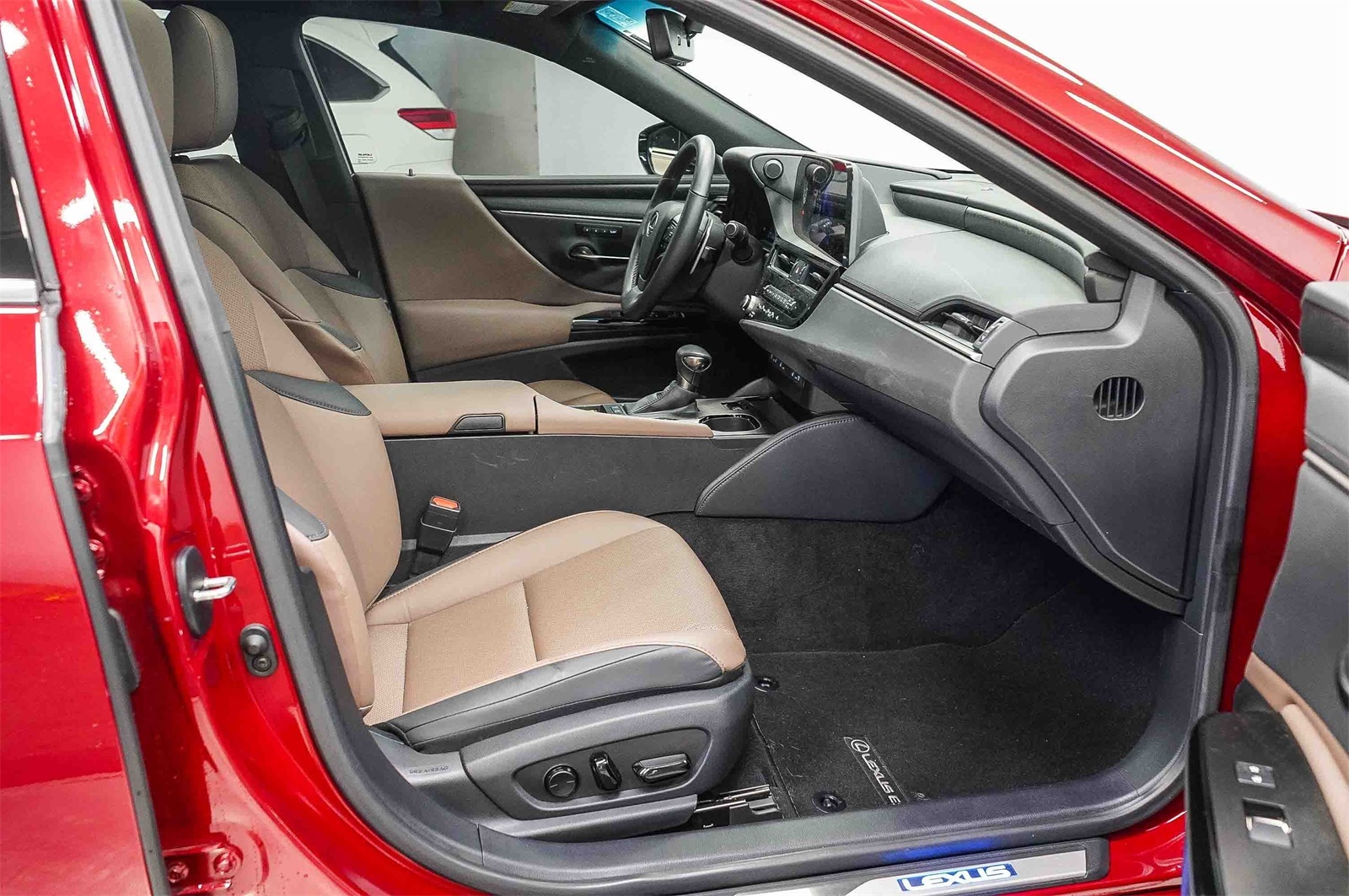 Thumbnail: 2025 Lexus ES - 16