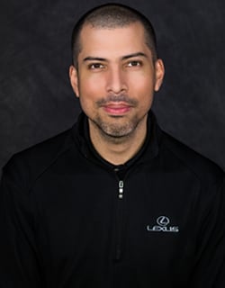 Staff member Omar Poma from ID_71f76c5f7bfb