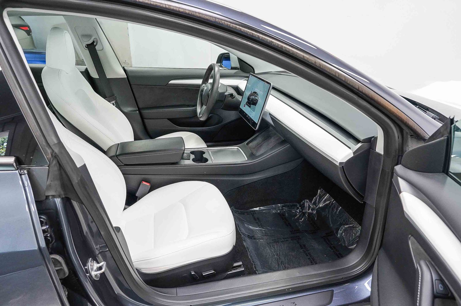 Thumbnail: 2023 Tesla Model 3 - 16