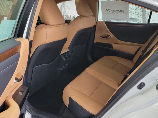 Thumbnail: 2025 Lexus ES - 4