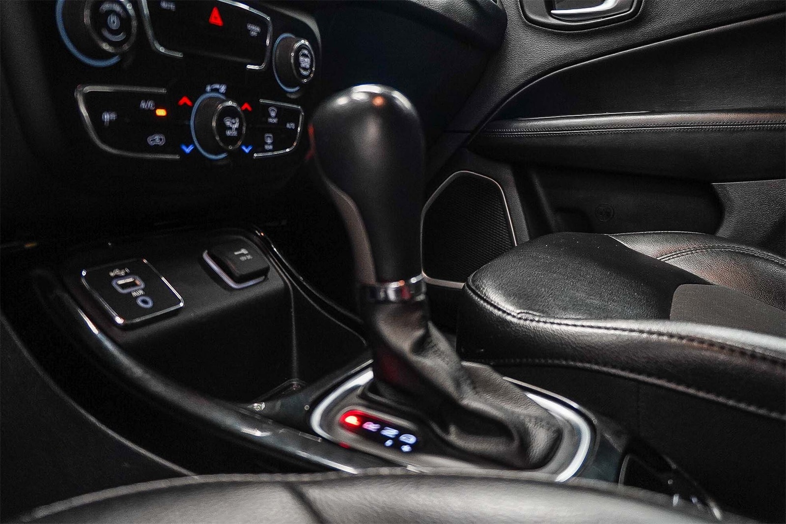 Thumbnail: 2020 Jeep Compass - 24