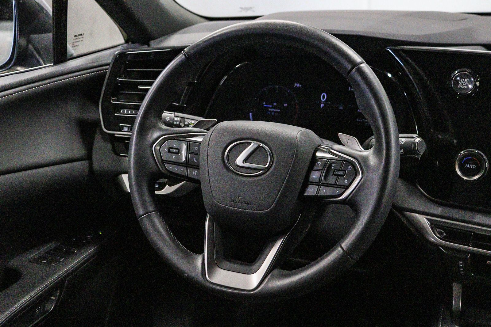 Thumbnail: 2025 Lexus RX - 15