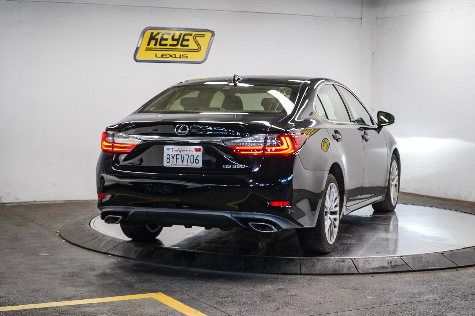 Thumbnail: 2016 Lexus ES - 4