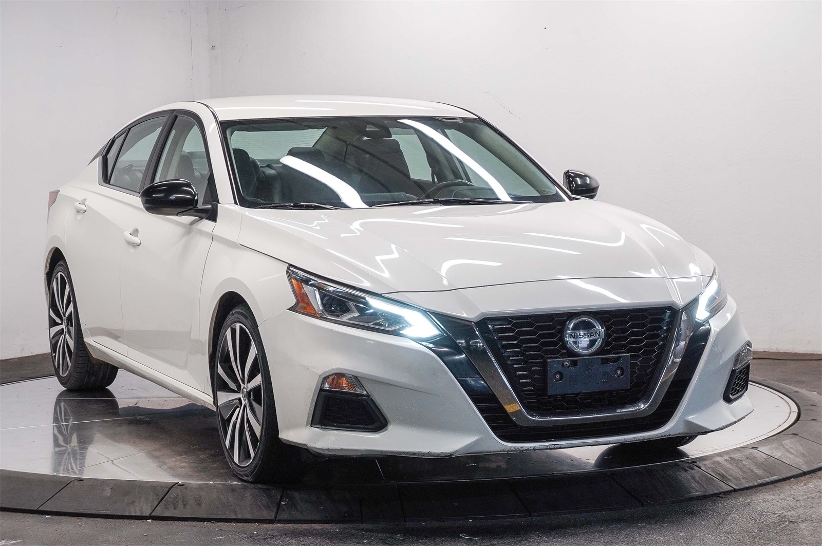 Thumbnail: 2022 Nissan Altima - 3
