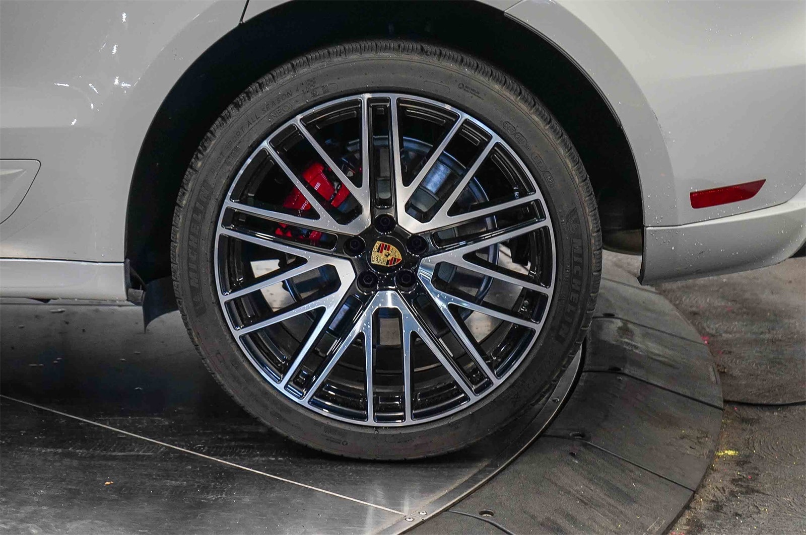 Thumbnail: 2023 Porsche Macan - 10