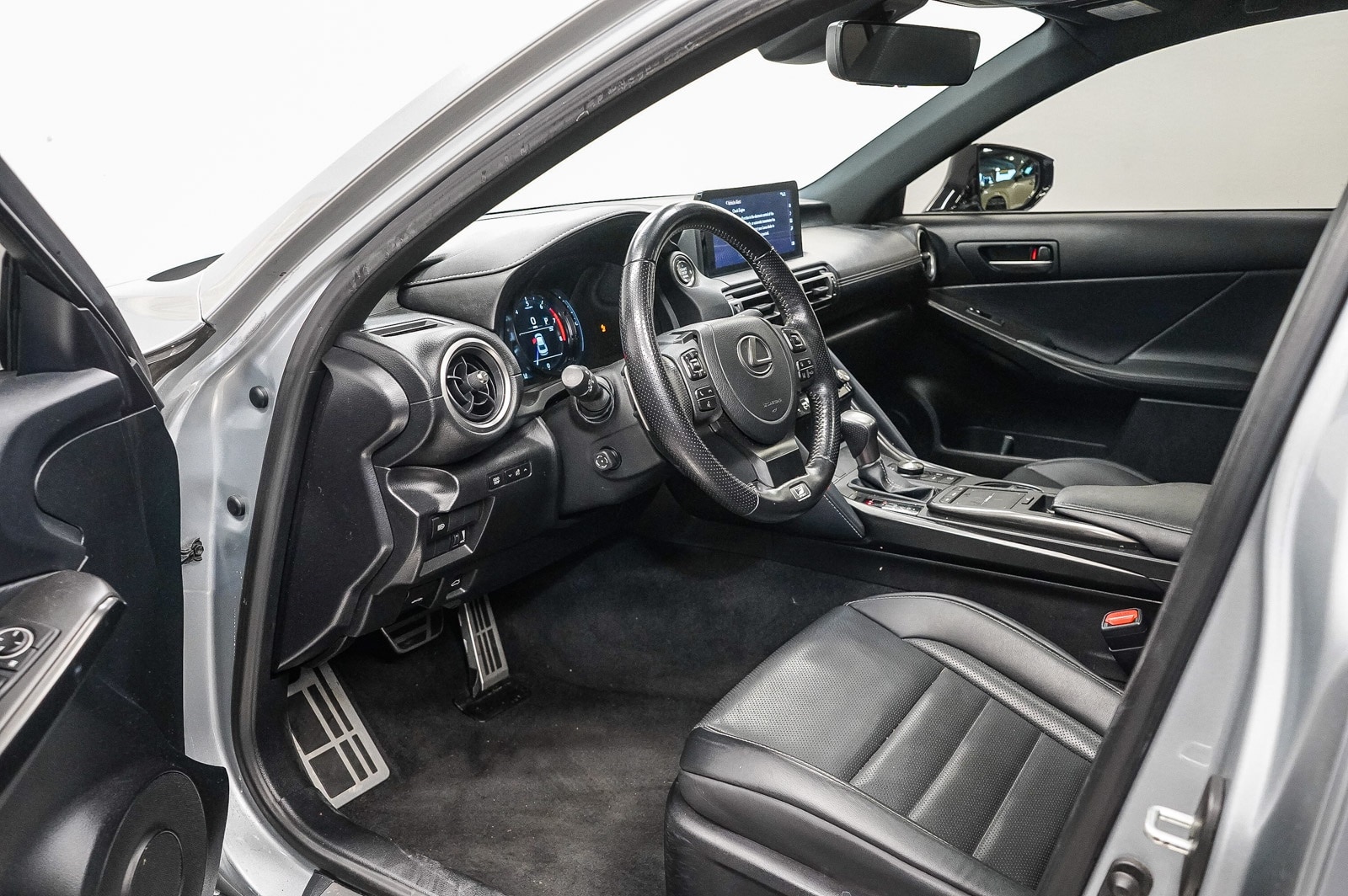 Thumbnail: 2022 Lexus IS - 18