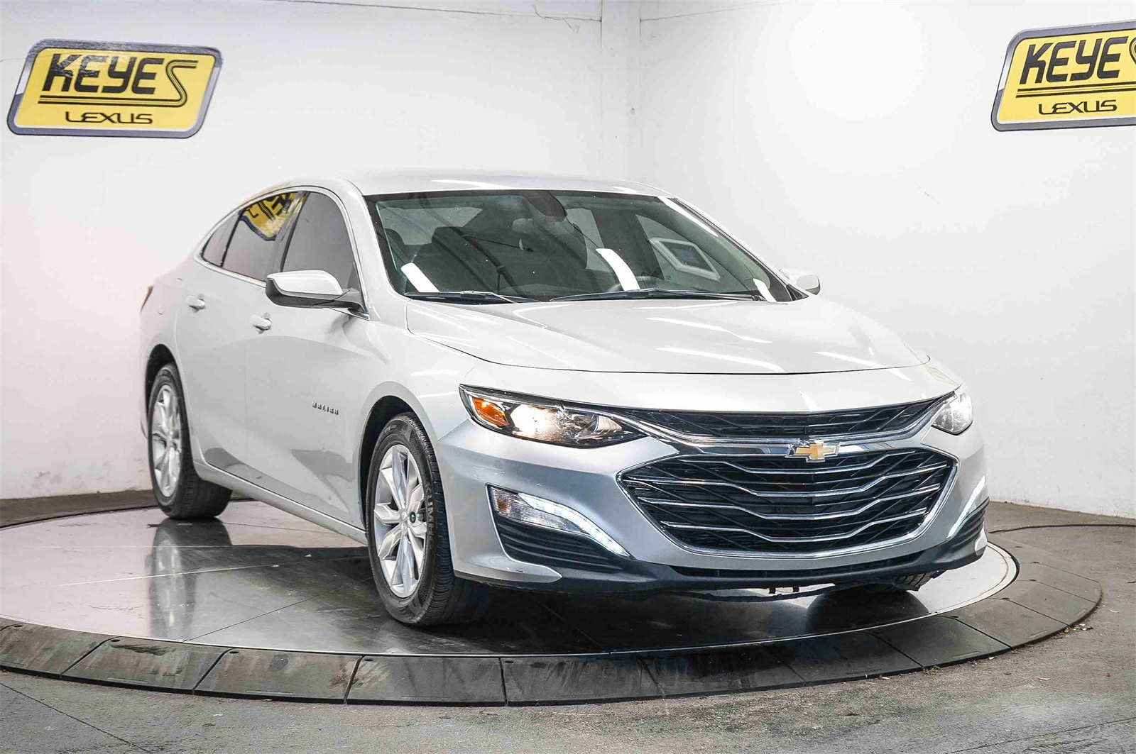 Thumbnail: 2020 Chevrolet Malibu - 5