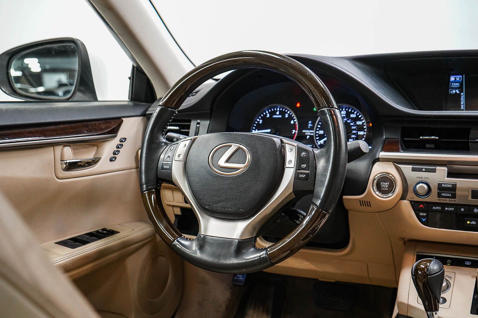 Thumbnail: 2013 Lexus ES - 14
