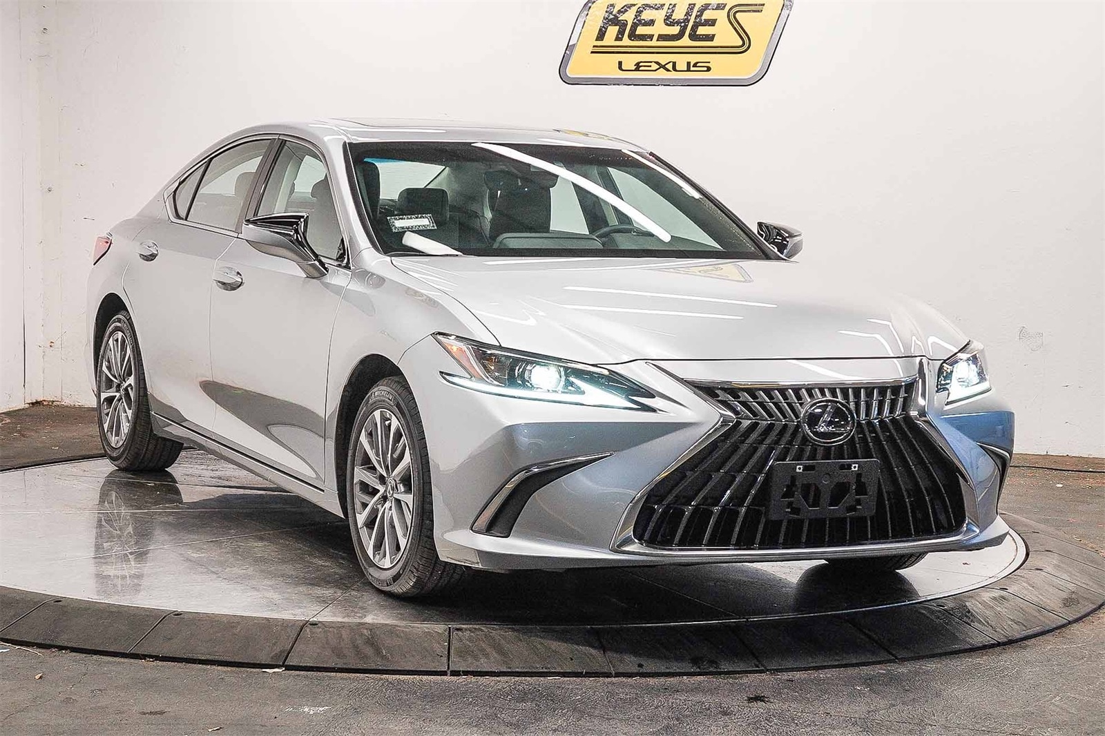 Thumbnail: 2025 Lexus ES - 3