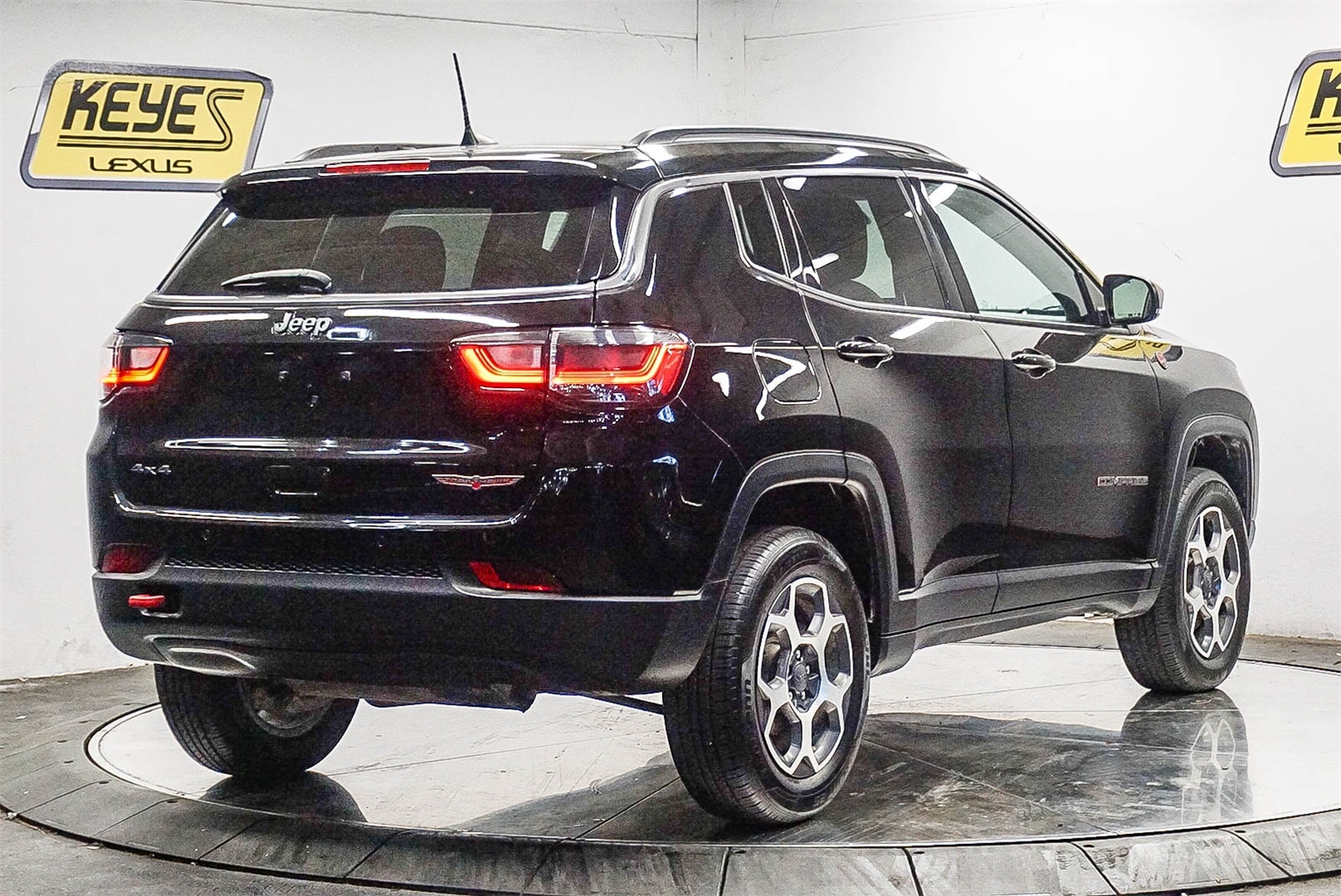 Thumbnail: 2022 Jeep Compass - 4