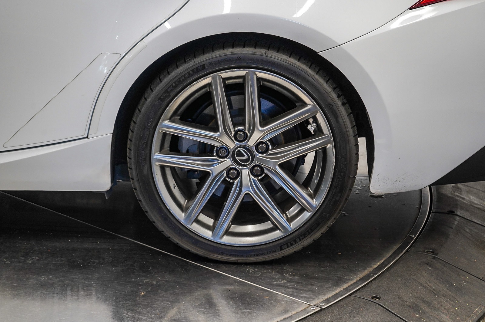 Thumbnail: 2020 Lexus IS - 10