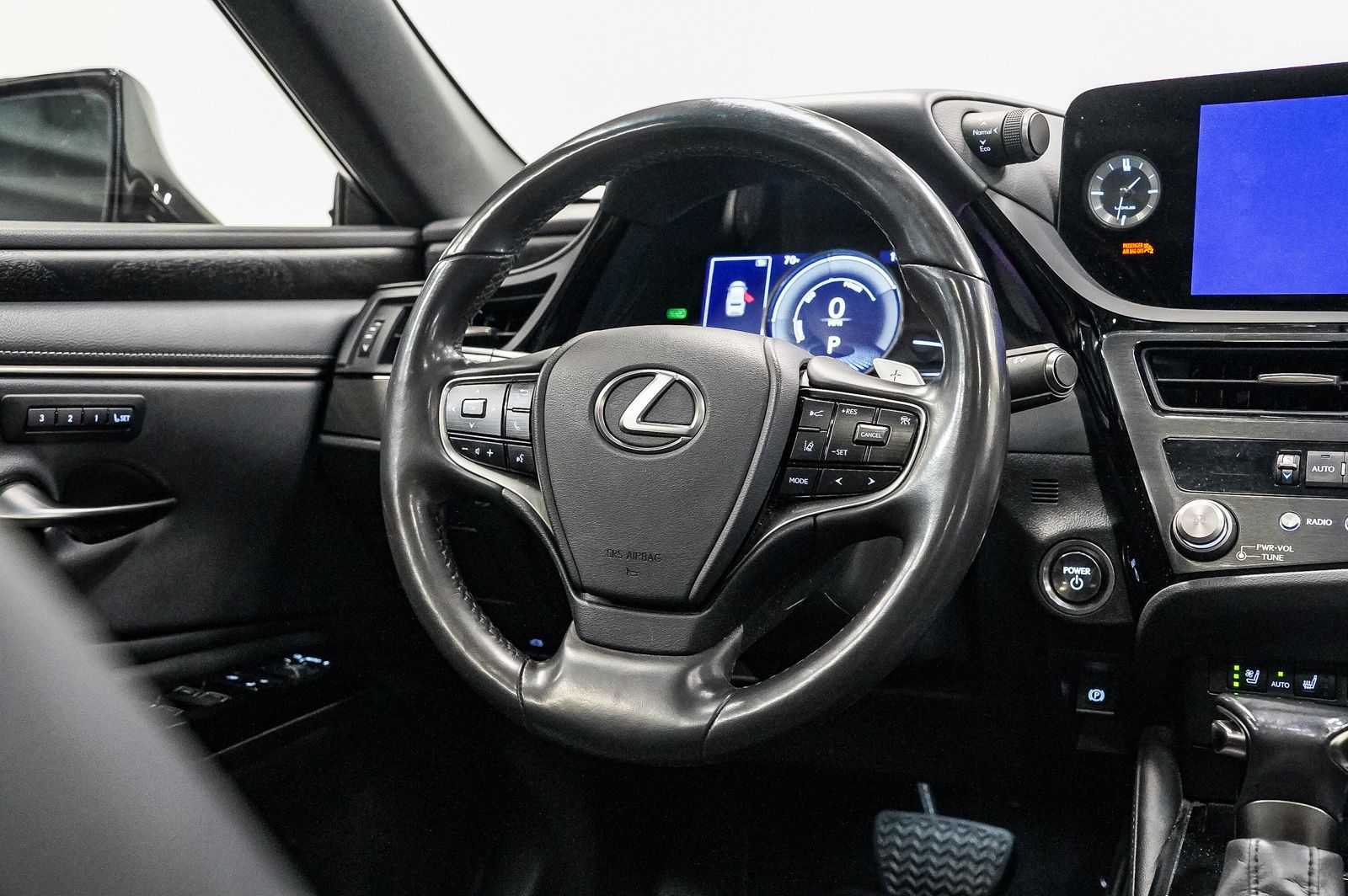 Thumbnail: 2023 Lexus ES - 15